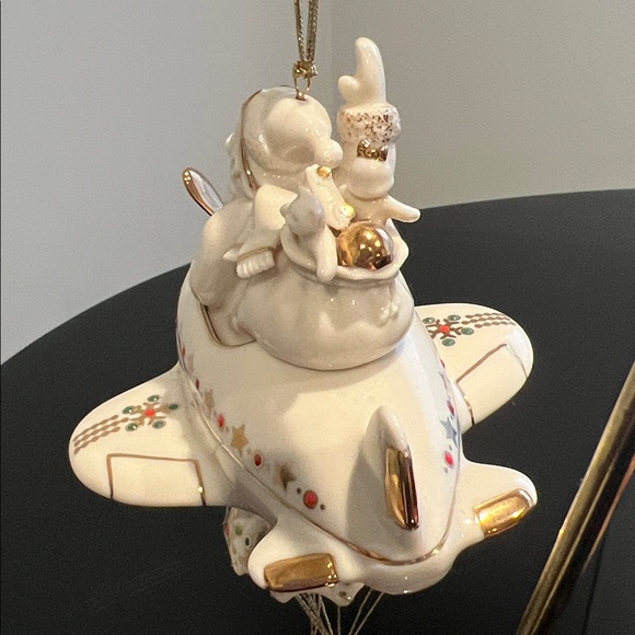 Lenox Santa Around the World Ornament - Picture 4 of 15